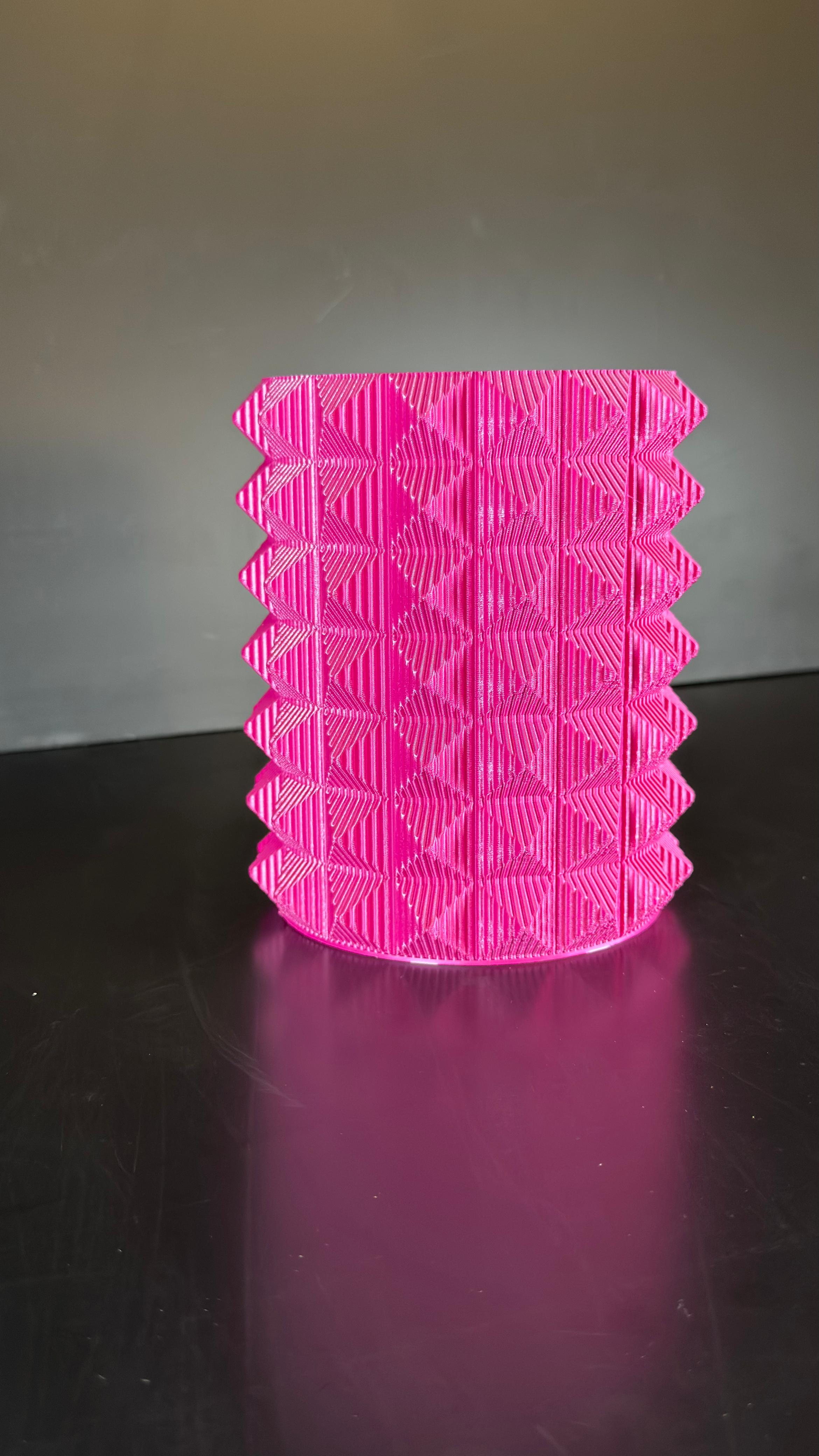 Jarron en Aspiral Pink.