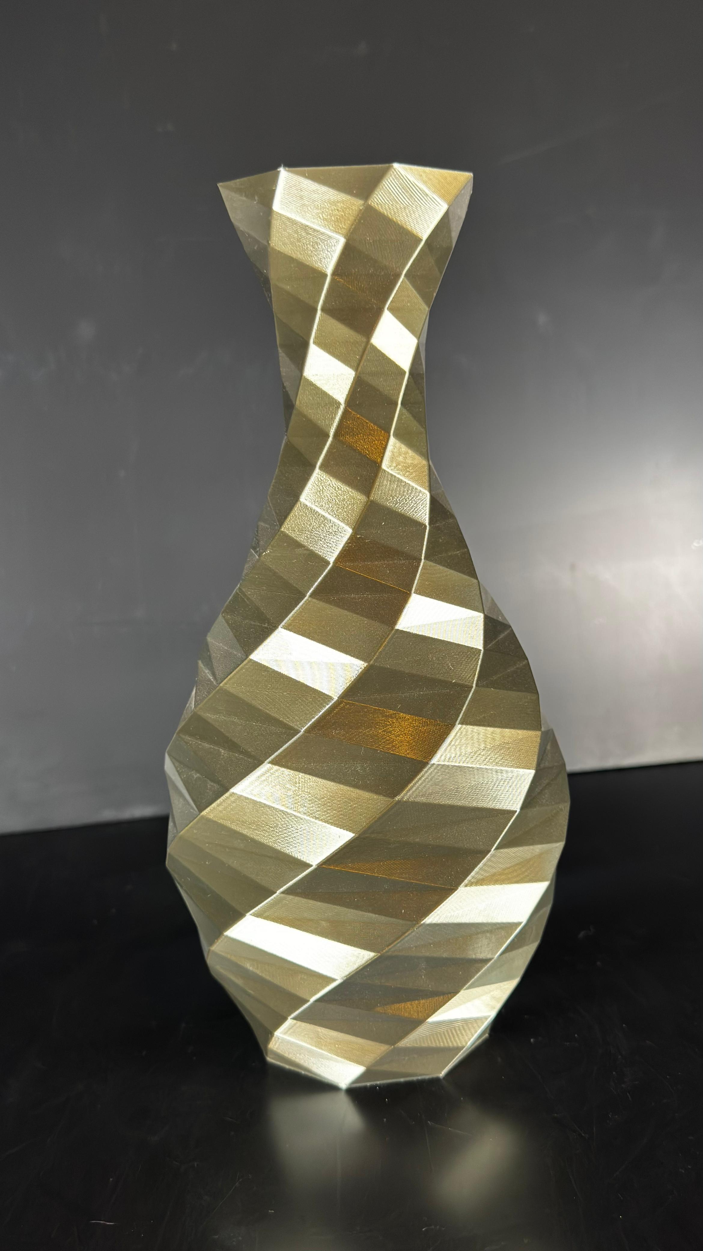 Jarron Low Poly - Imagen 4