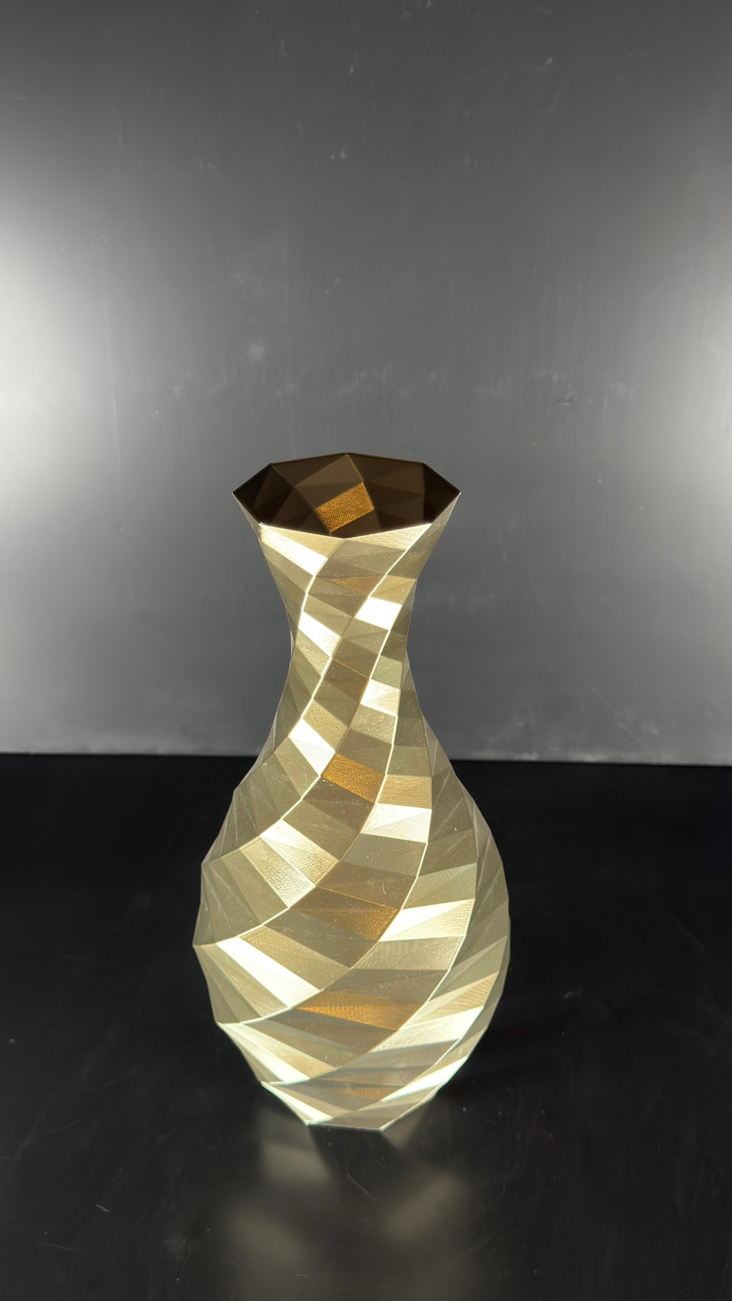 Jarron Low Poly - Imagen 2