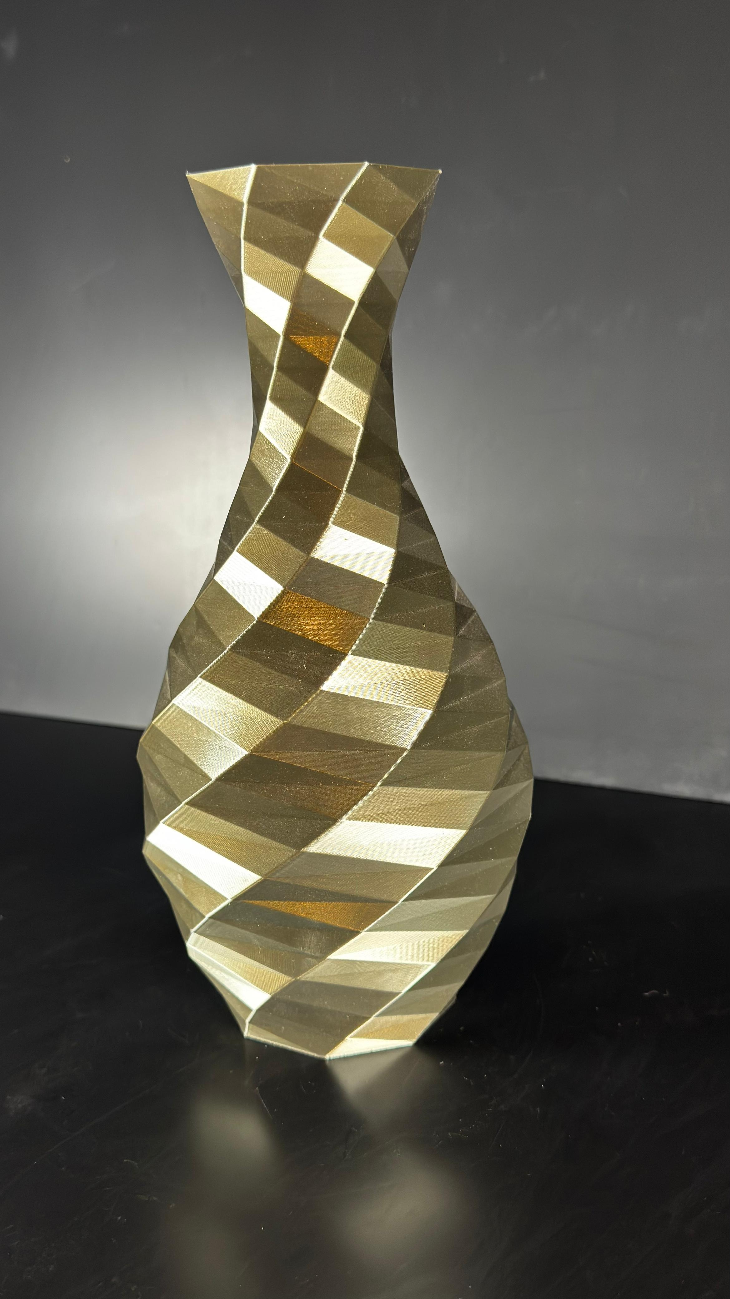 Jarron Low Poly - Imagen 3