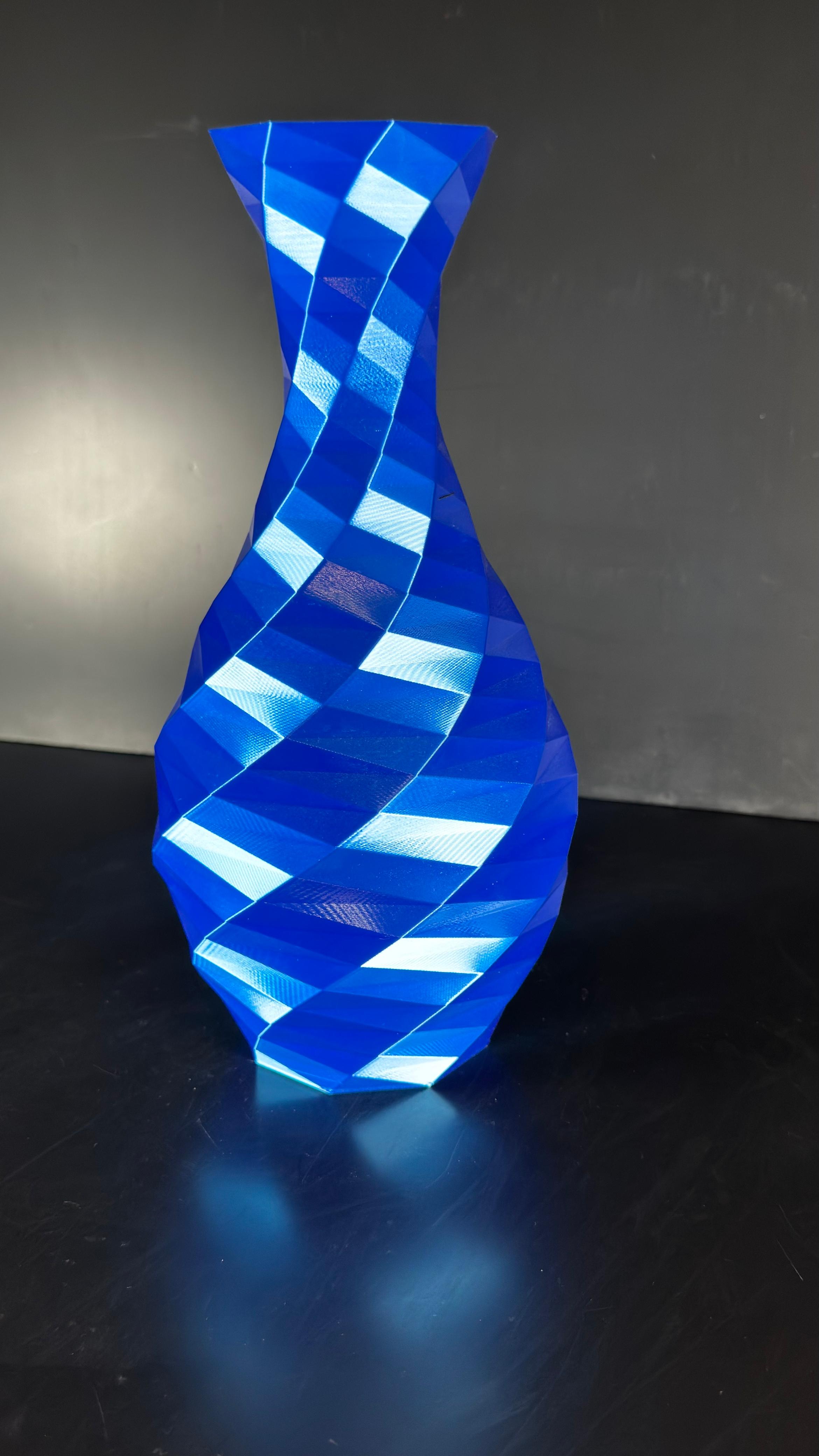 Jarron Low Poly Blue