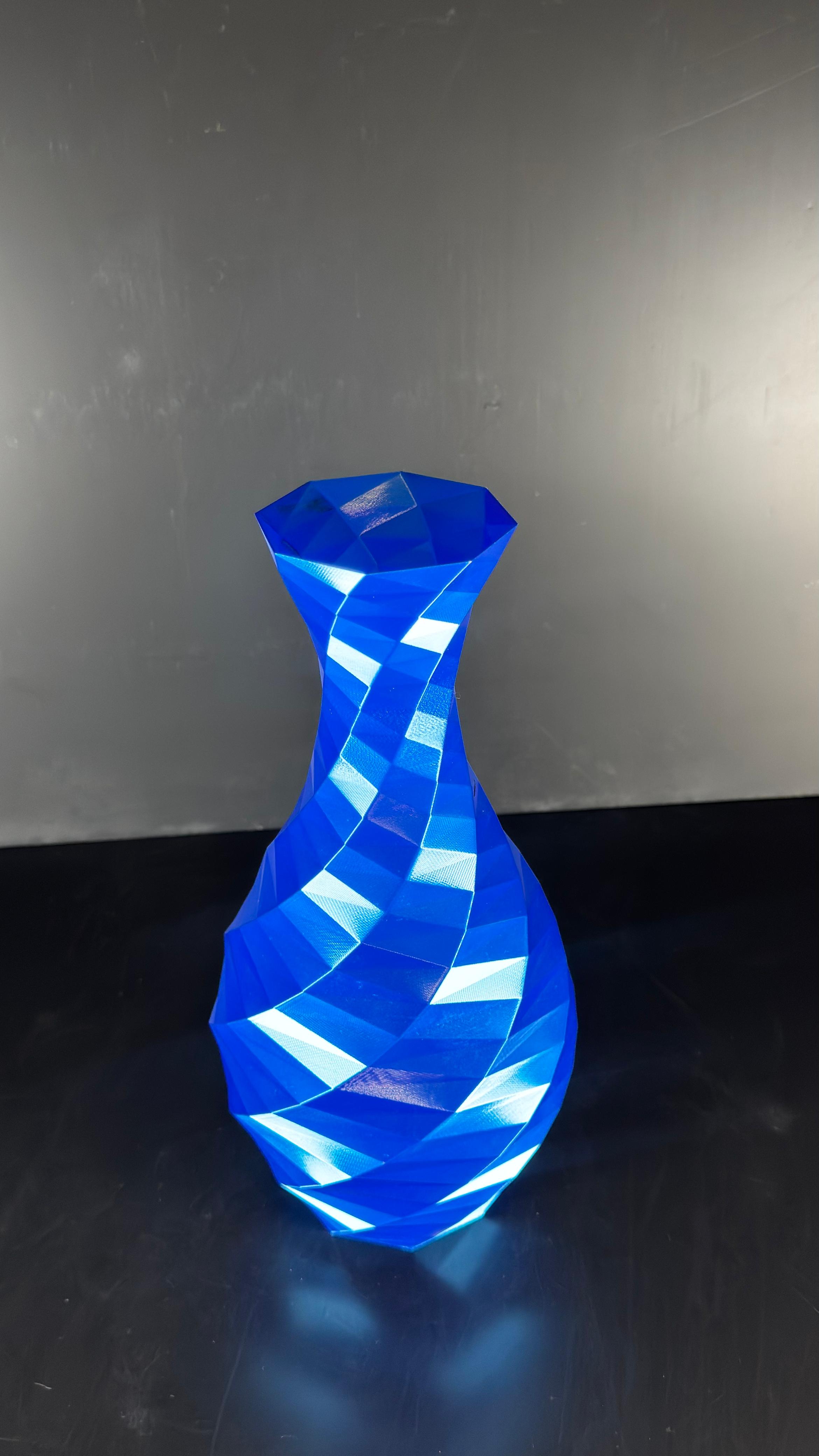 Jarron Low Poly Blue - Imagen 2