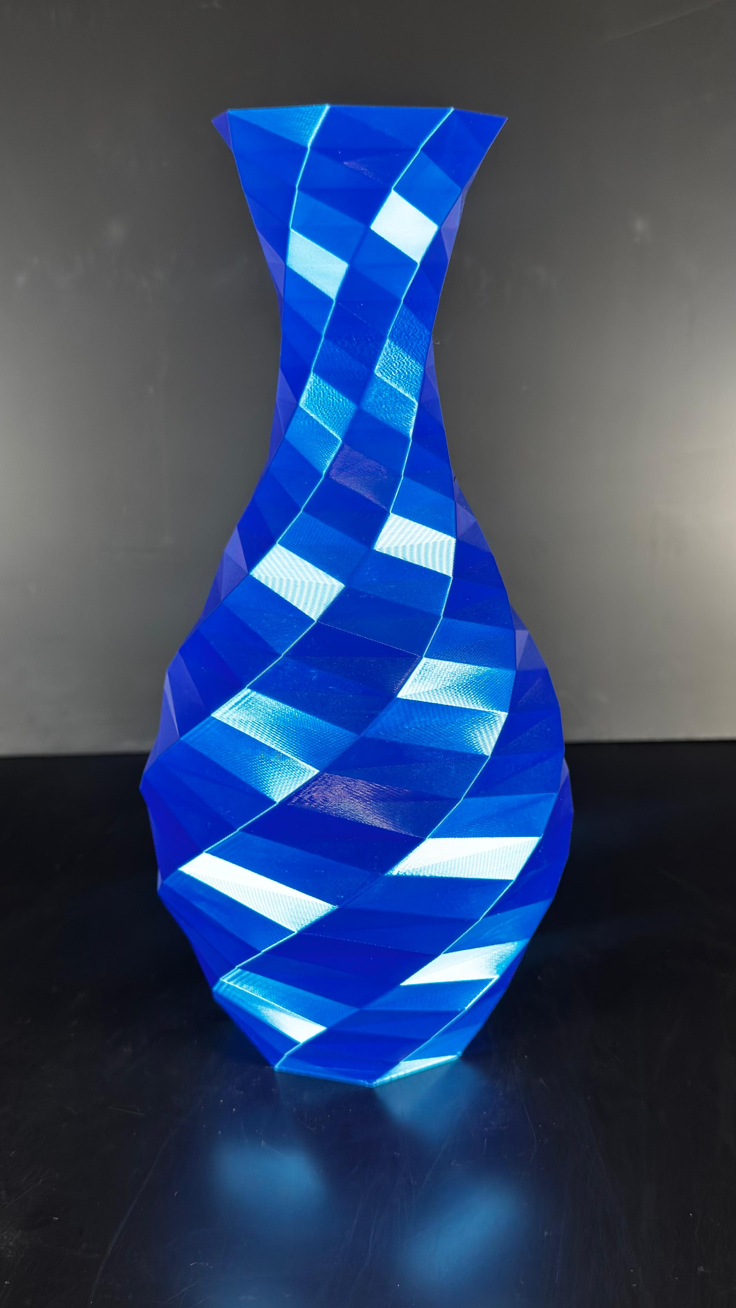 Jarron Low Poly Blue - Imagen 5