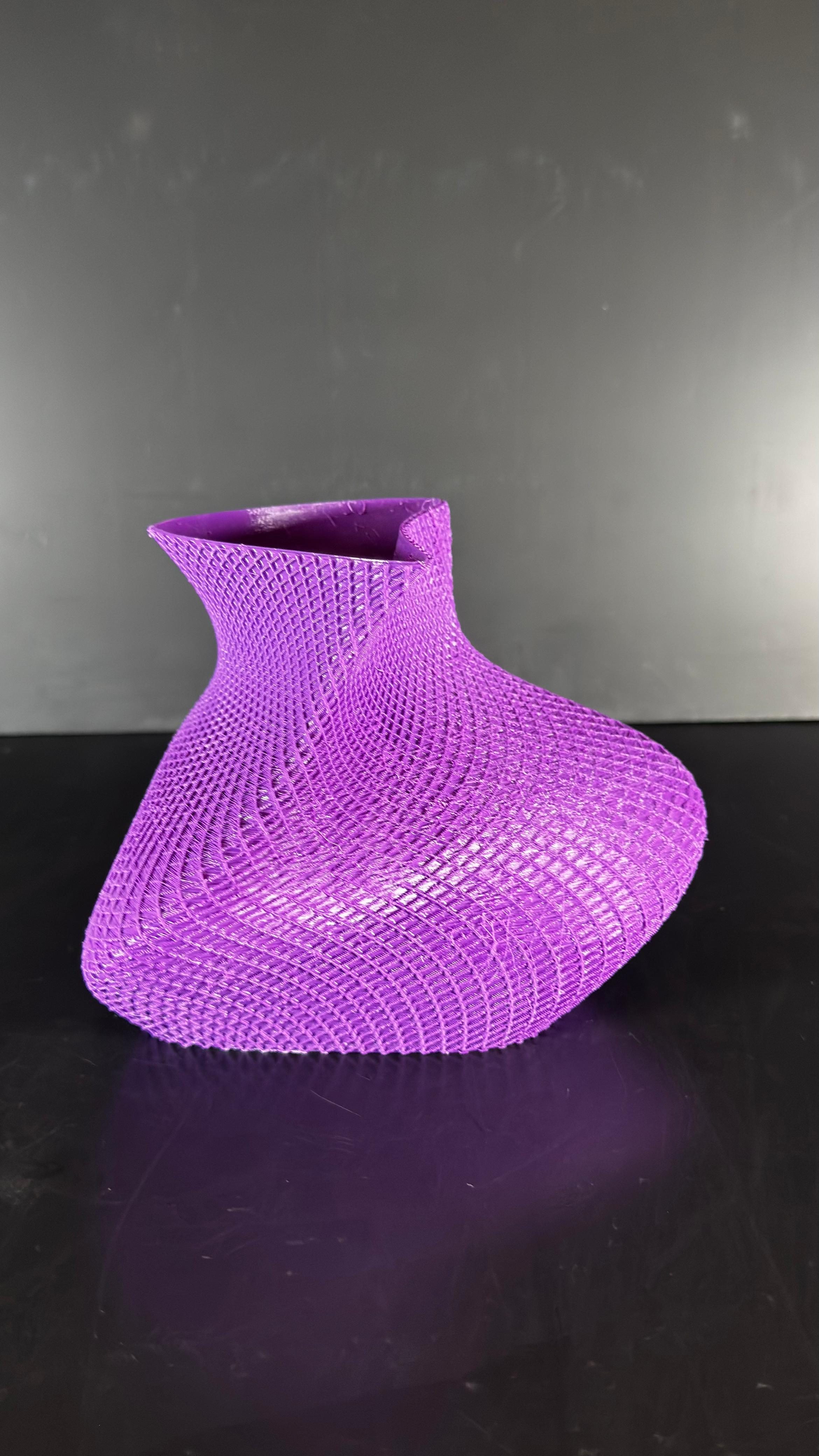 Jarrón espiral de forma orgánica. - Imagen 5