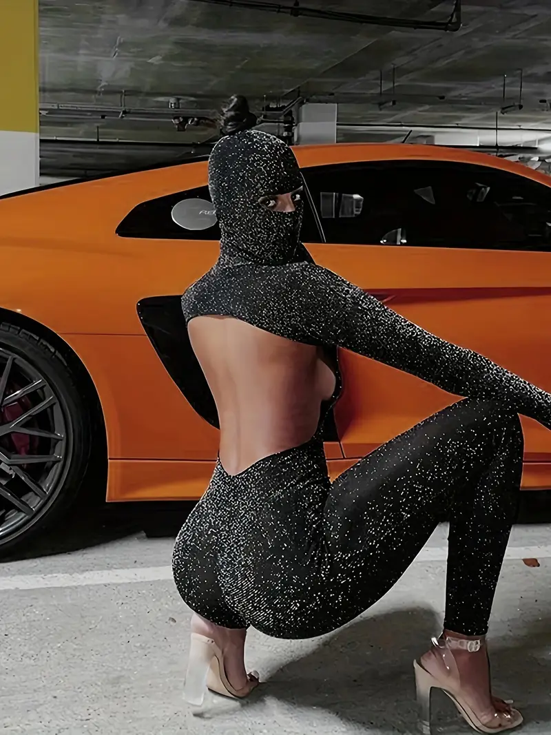 Jumpsuit Brillante con Cuello Alto y Espalda Descubierta – Talla M