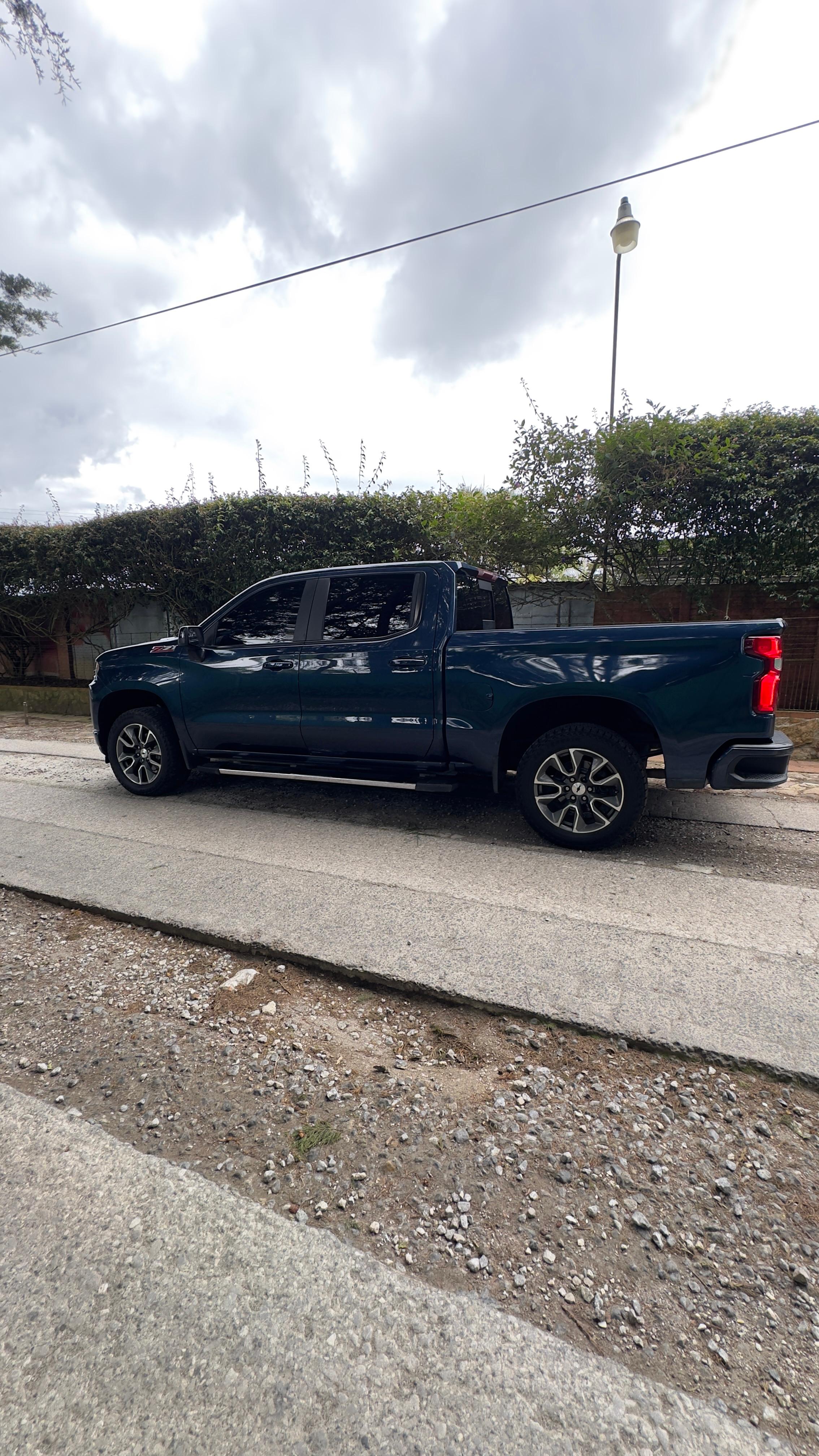 CHEVROLET SILVERADO 1500 Z71 RST 4X4 - Imagen 7